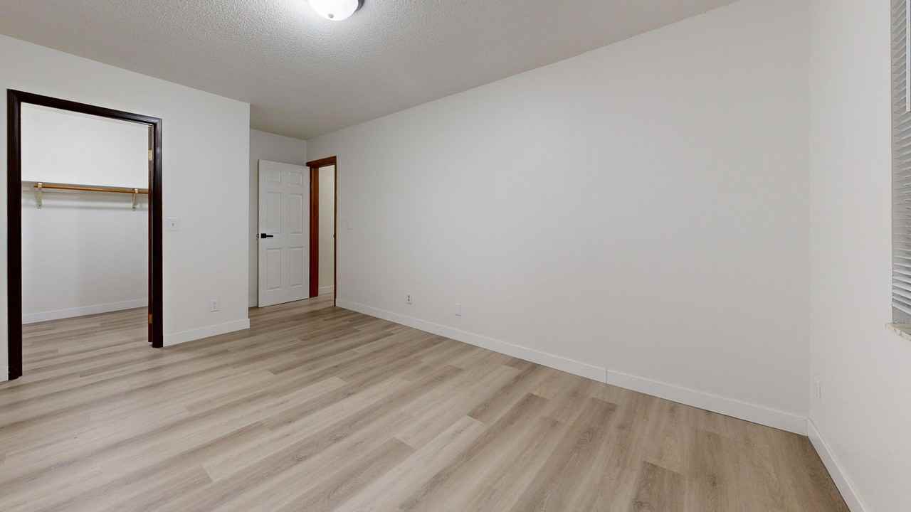 215 E Arbor (Bismarck,ND) - Photo 4 of 25