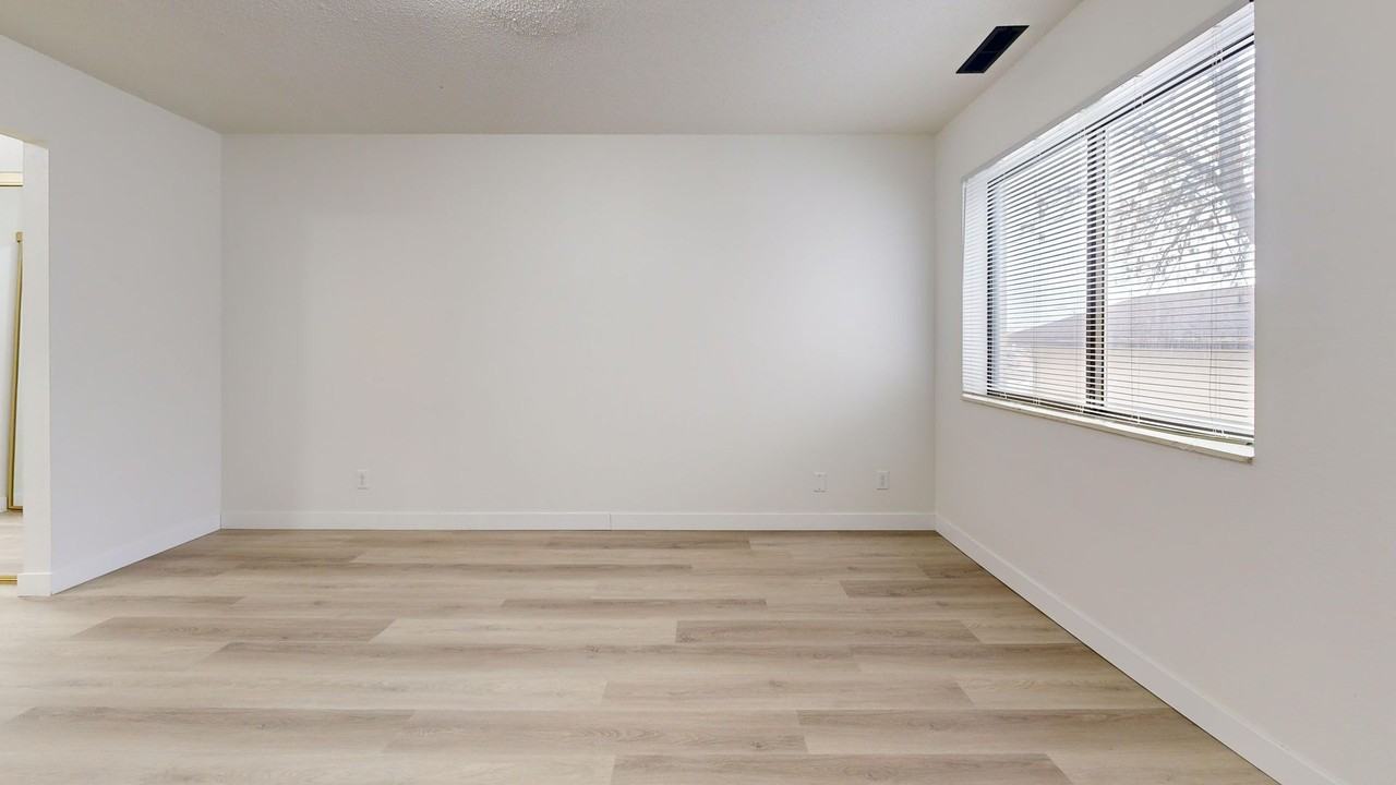 215 E Arbor (Bismarck,ND) - Photo 6 of 25
