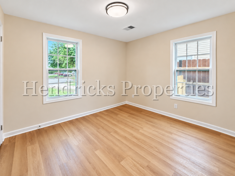 4121 Weymouth Cv - Photo 3 of 12