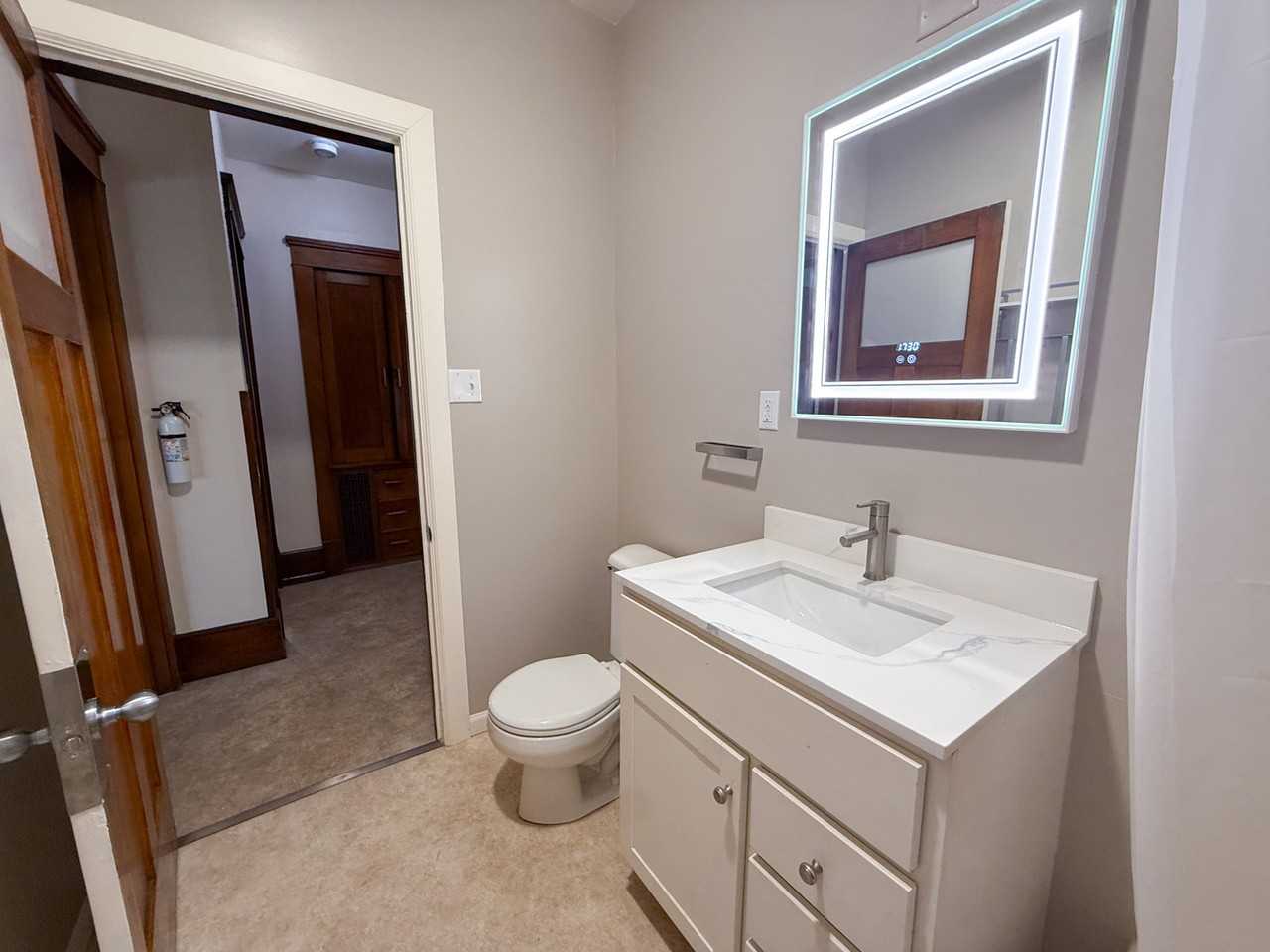 2615 North Maryland Avenue - Photo 6 of 35