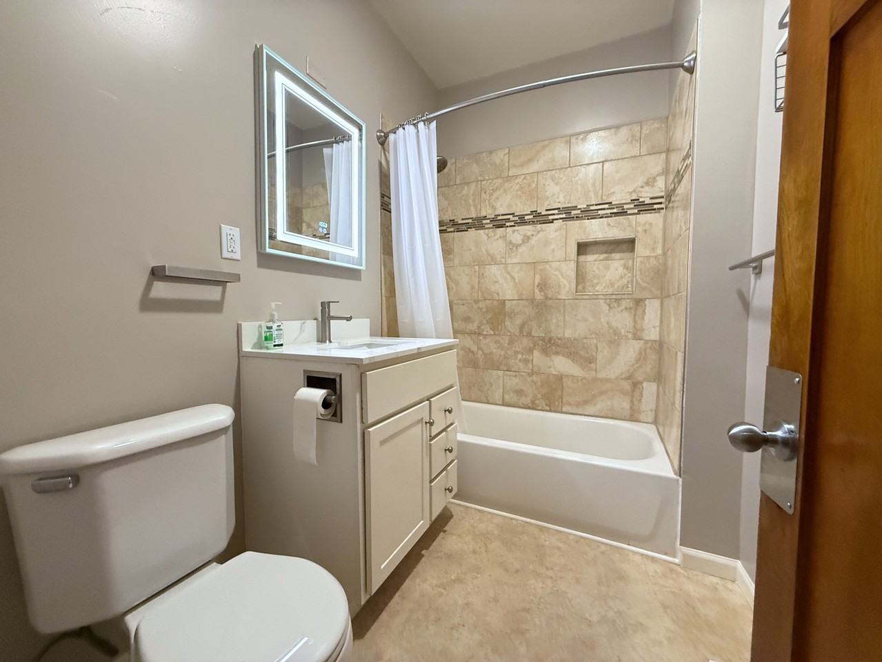 2615 North Maryland Avenue - Photo 7 of 35