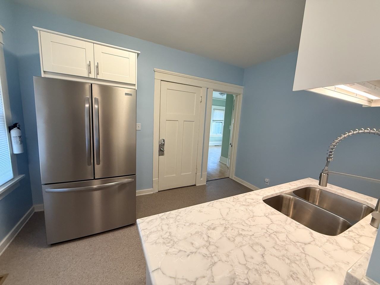 2615 North Maryland Avenue - Photo 5 of 35
