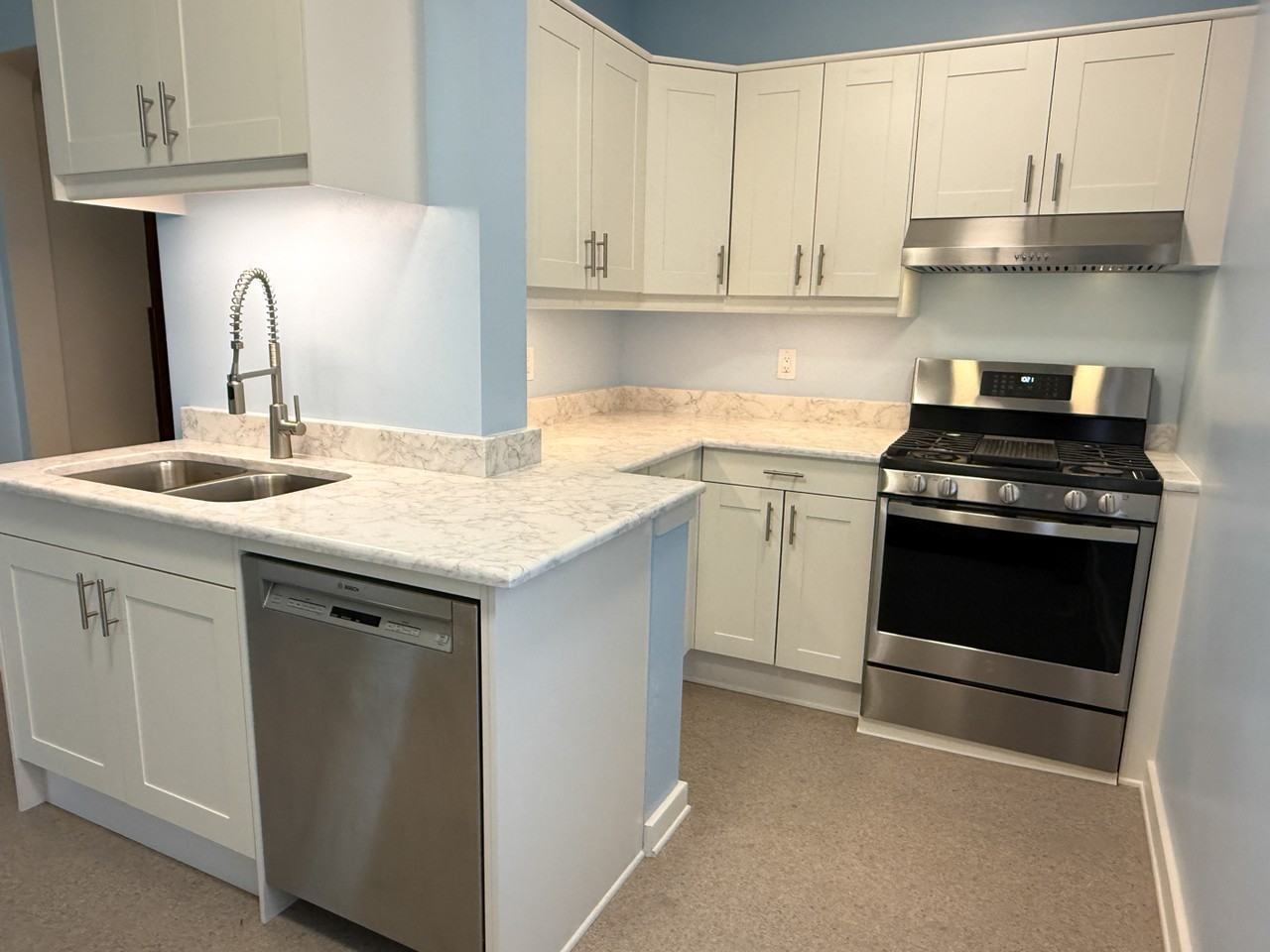 2615 North Maryland Avenue - Photo 2 of 35