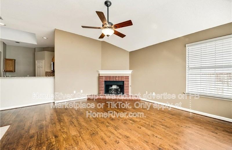 10209 Mallory Dr - Photo 7 of 23