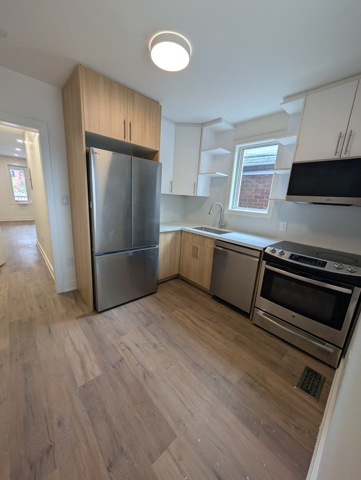 370 McRoberts Avenue #1 - Photo 7 of 22