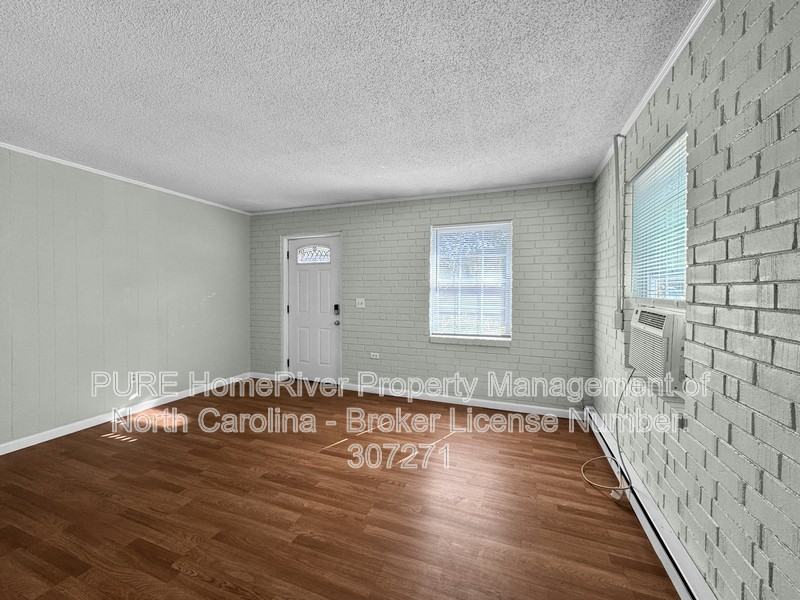 617 Radford St - Photo 3 of 22