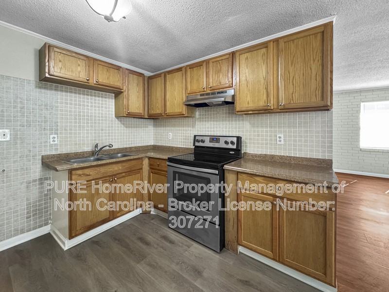 617 Radford St - Photo 7 of 22