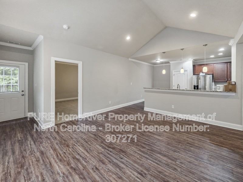 5828 Bradford Lake Ln - Photo 5 of 21