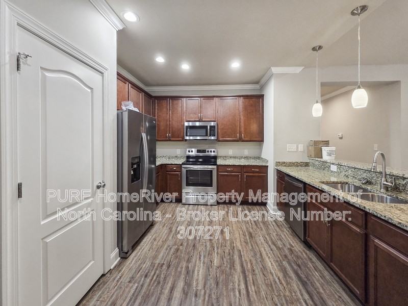 5828 Bradford Lake Ln - Photo 6 of 21