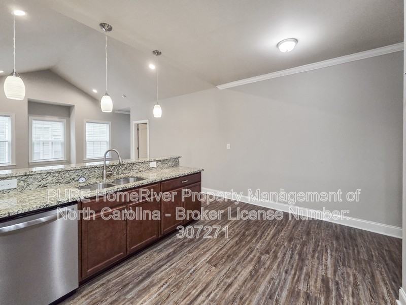 5828 Bradford Lake Ln - Photo 7 of 21