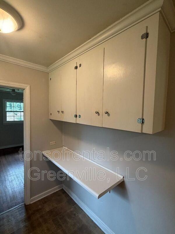793 Hillview St - Photo 4 of 14
