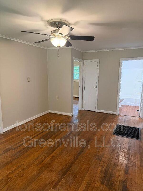 793 Hillview St - Photo 5 of 14
