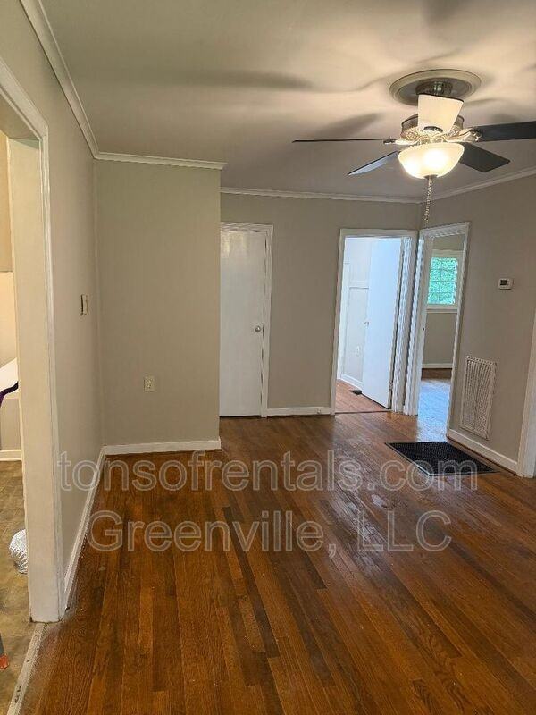 793 Hillview St - Photo 6 of 14