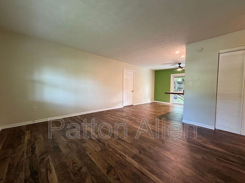 14 Fox Run Pl - Photo 3 of 21