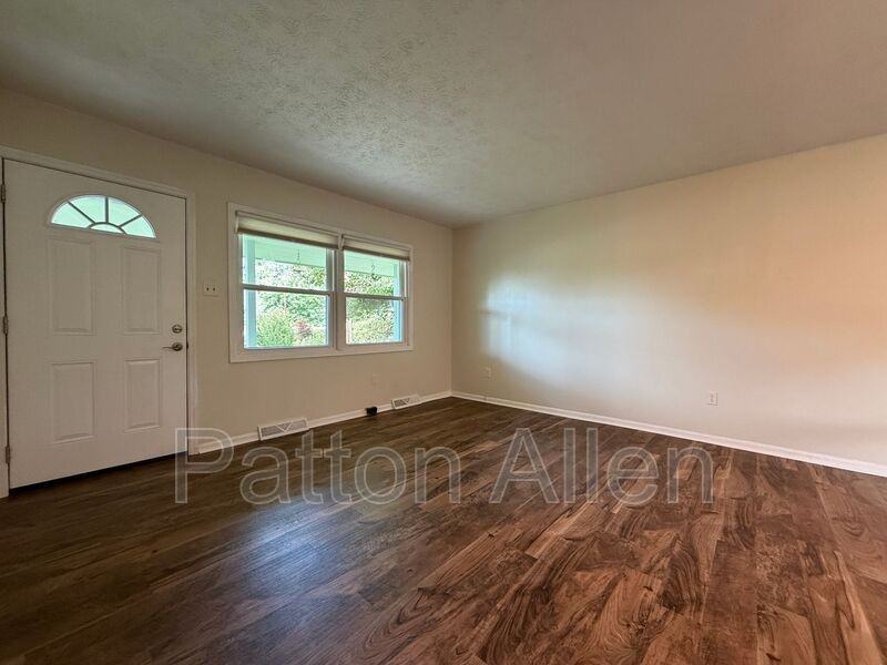 14 Fox Run Pl - Photo 4 of 21