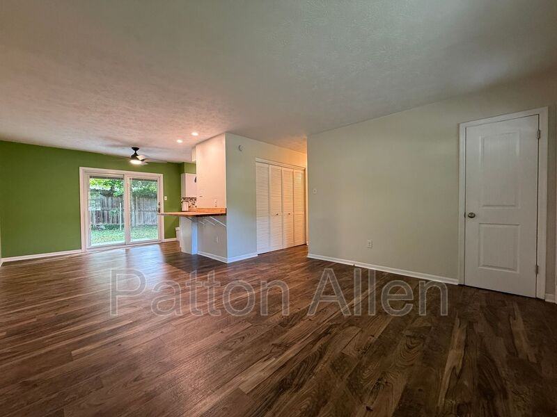 14 Fox Run Pl - Photo 5 of 21