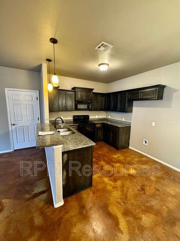 1826 Cypress Ln - Photo 7 of 21