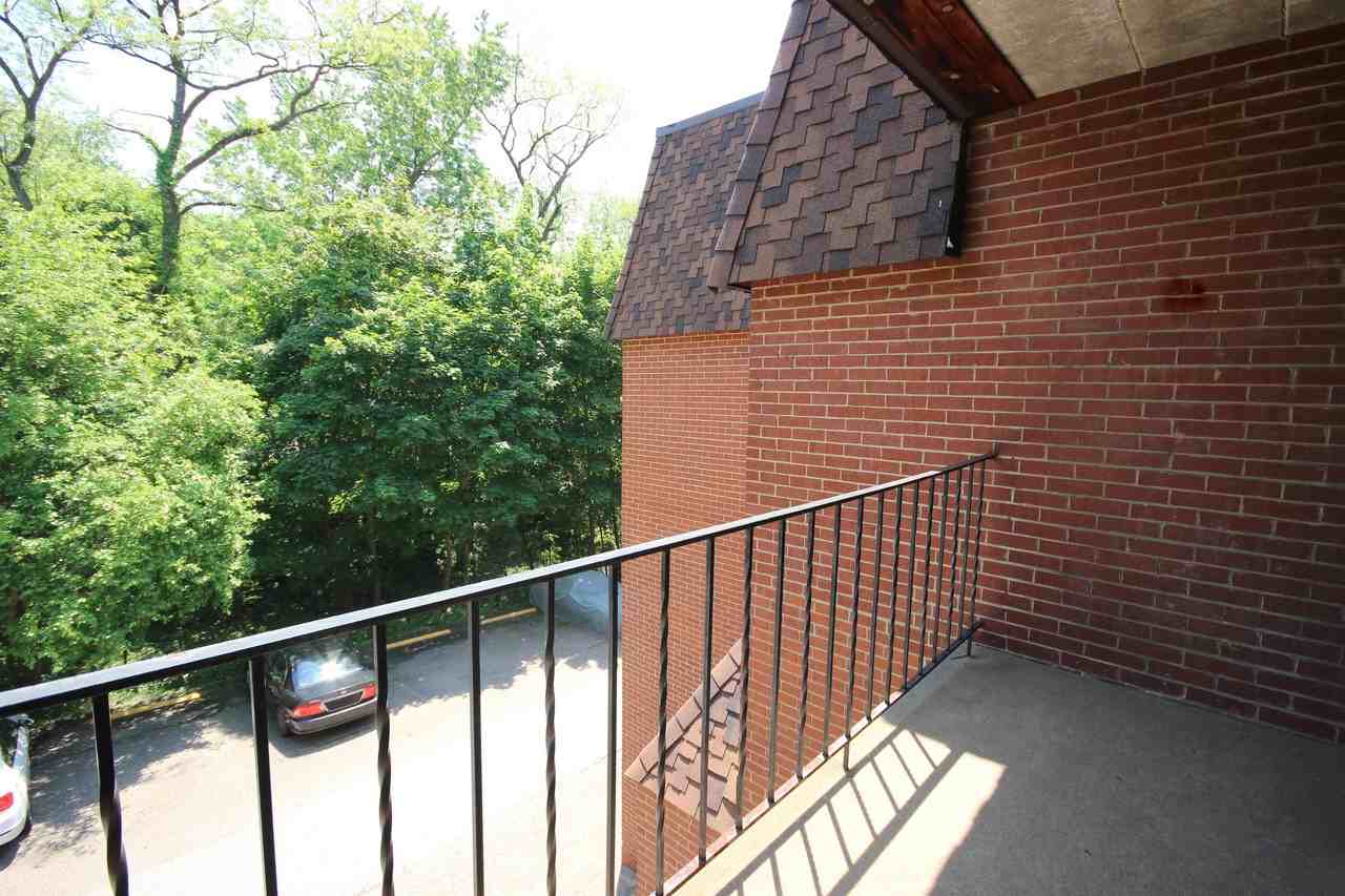 SYCAMORE APARTMENTS -- 130 - Photo 6 of 13
