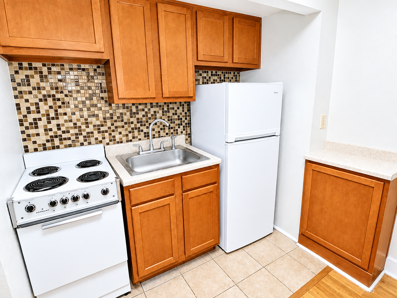 ADRIAN APARTMENTS -- 151 - Photo 4 of 14