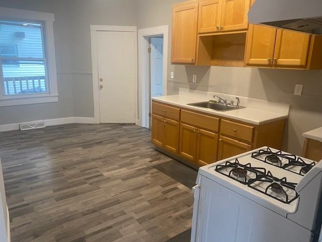 315 Huron Avenue - Photo 6 of 50
