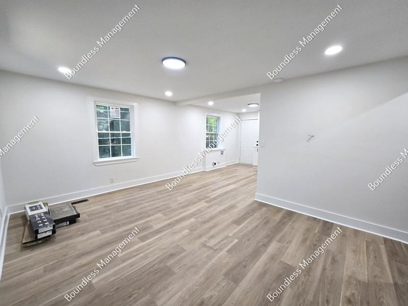 1398 Mcclelland Ave - Photo 3 of 13
