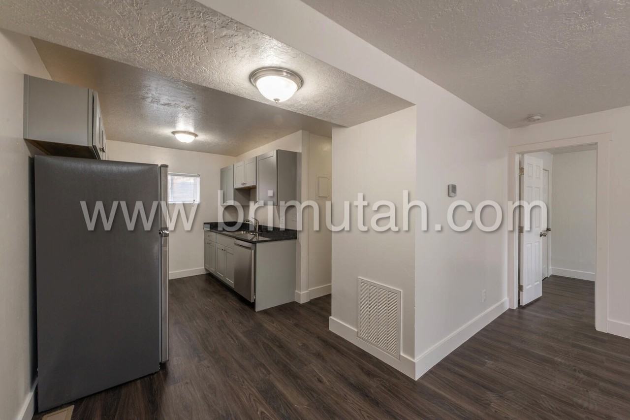 517 S. 1100 E. (NEW) - Photo 4 of 19