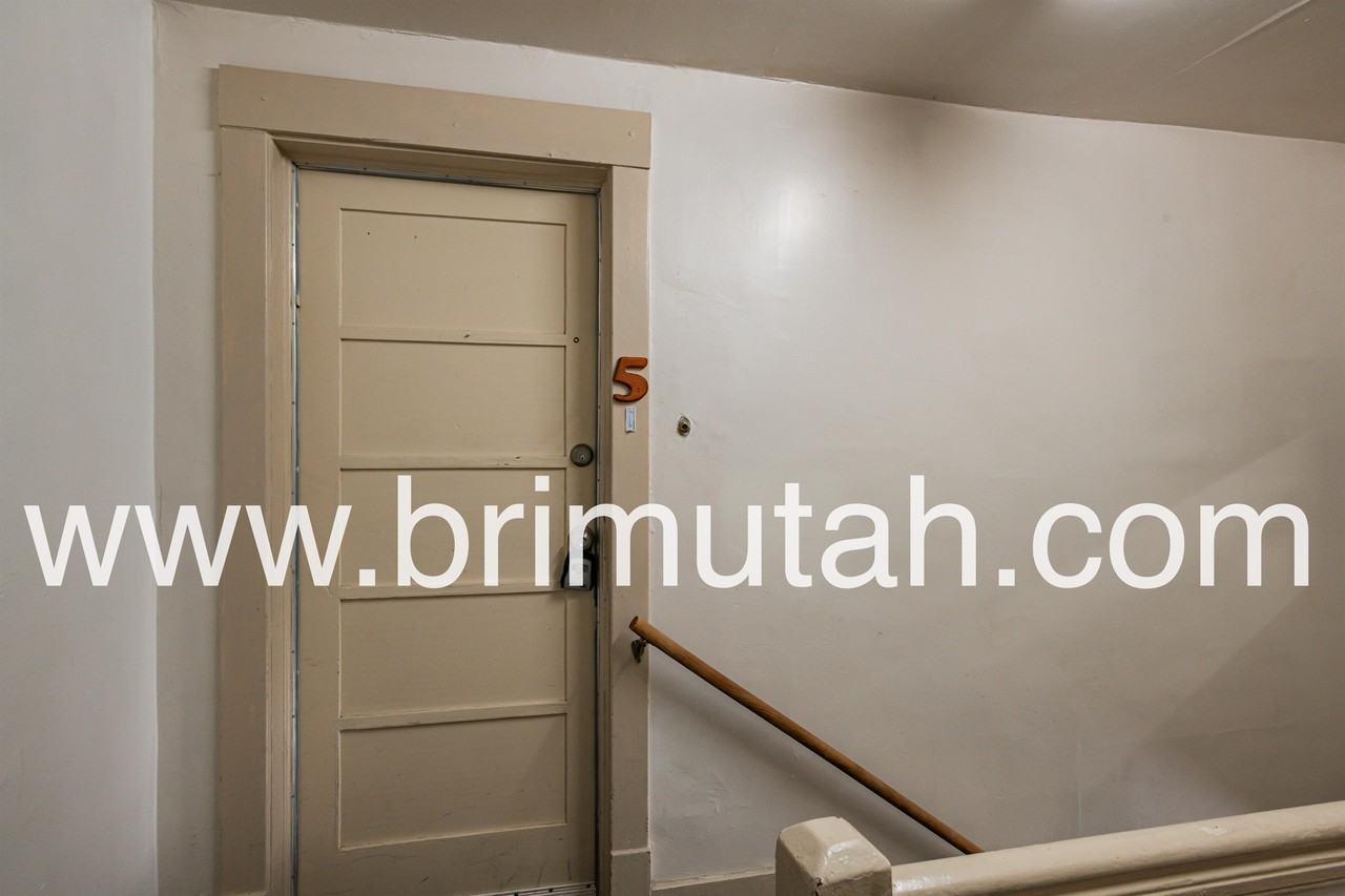 368 S. University St. - Photo 2 of 25