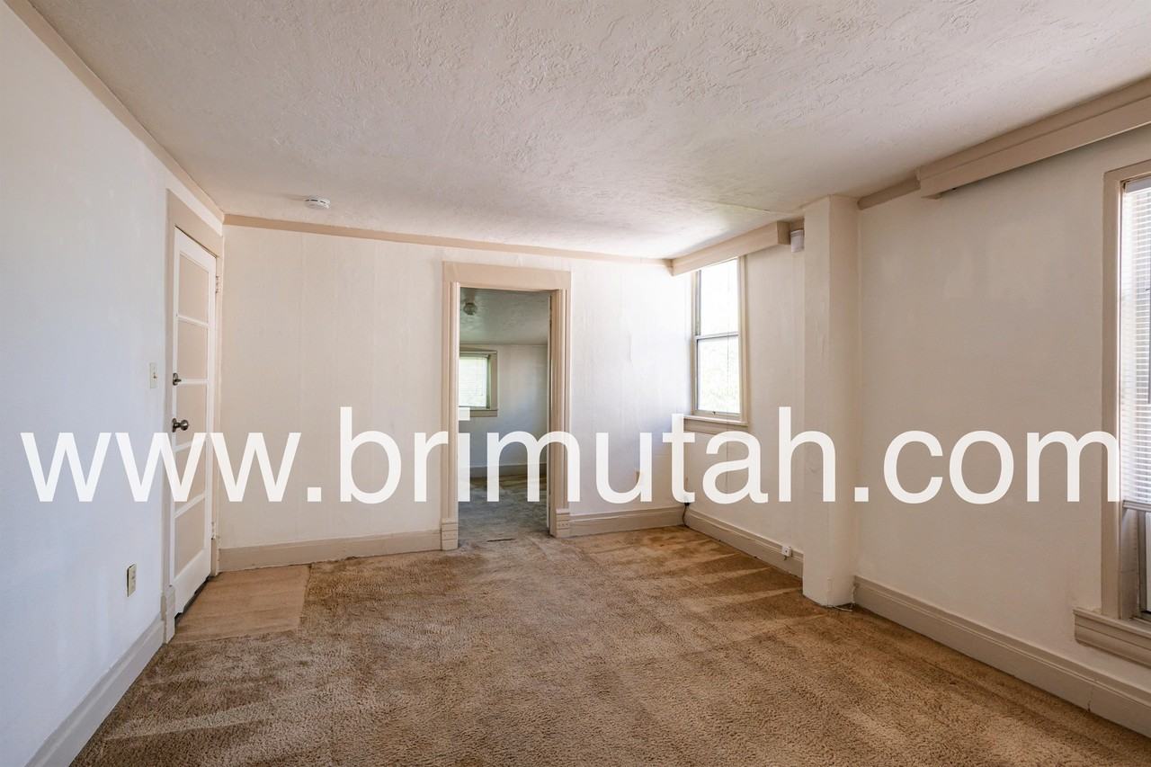 368 S. University St. - Photo 5 of 25