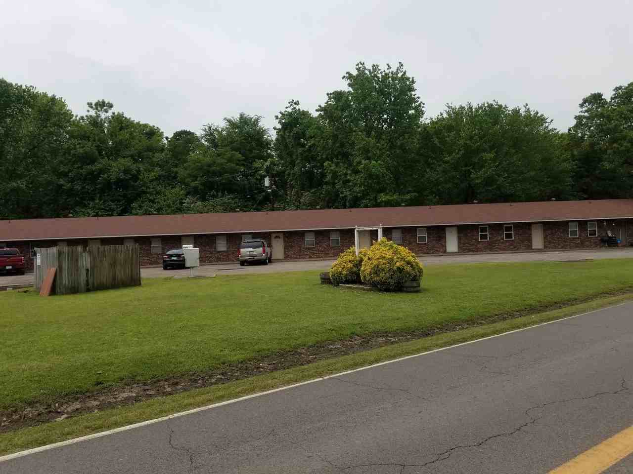 College Place Apts, Clarksville, AR - Photo 3 of 4