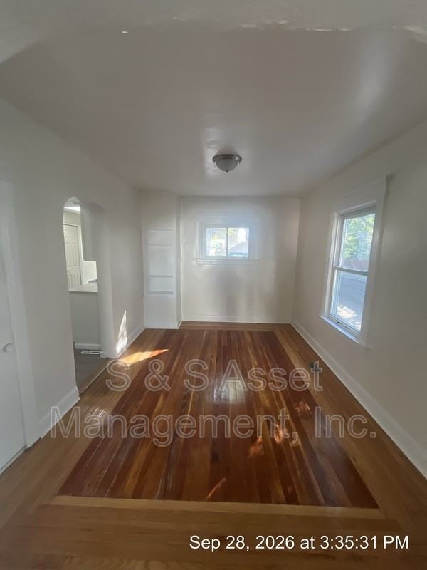 1516 Vine St - Photo 7 of 18