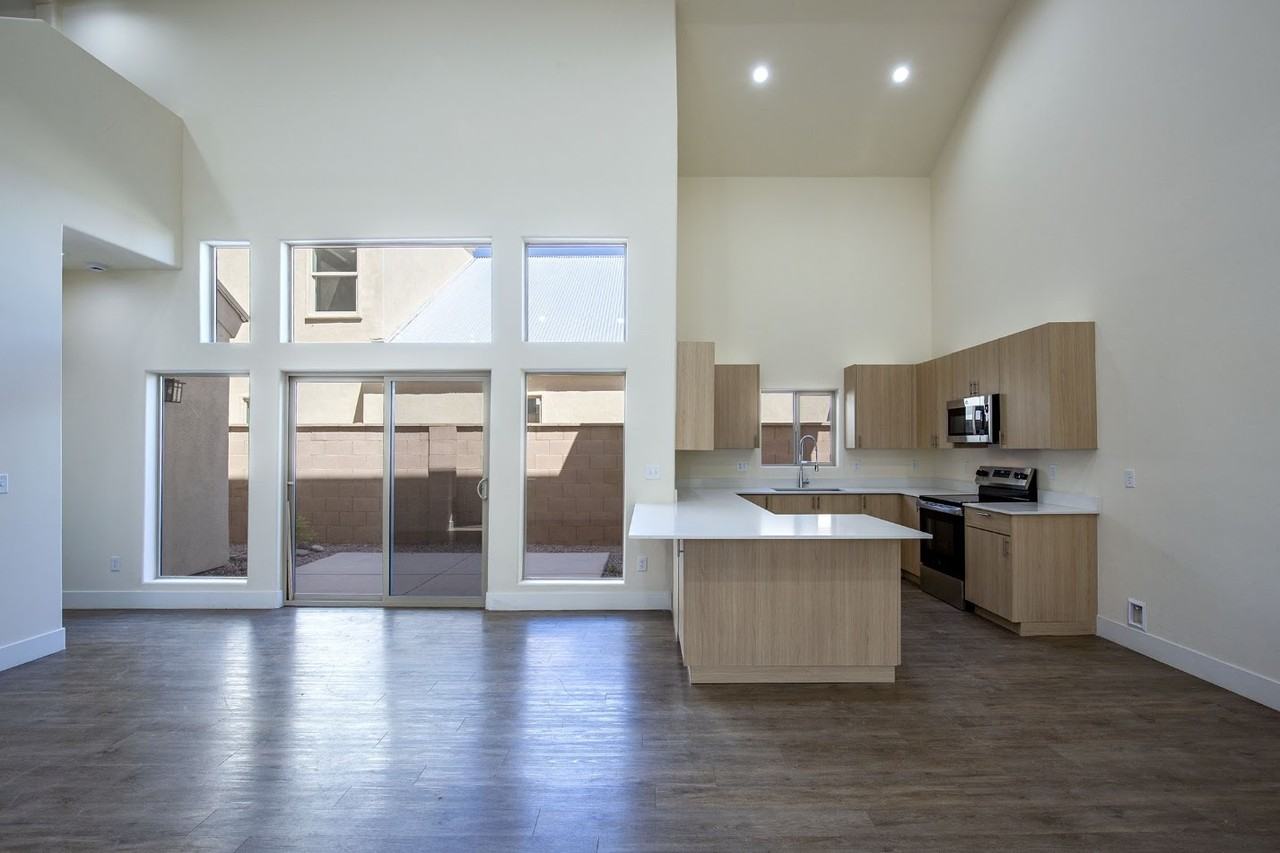 1030 North Fremont Avenue - Photo 5 of 35