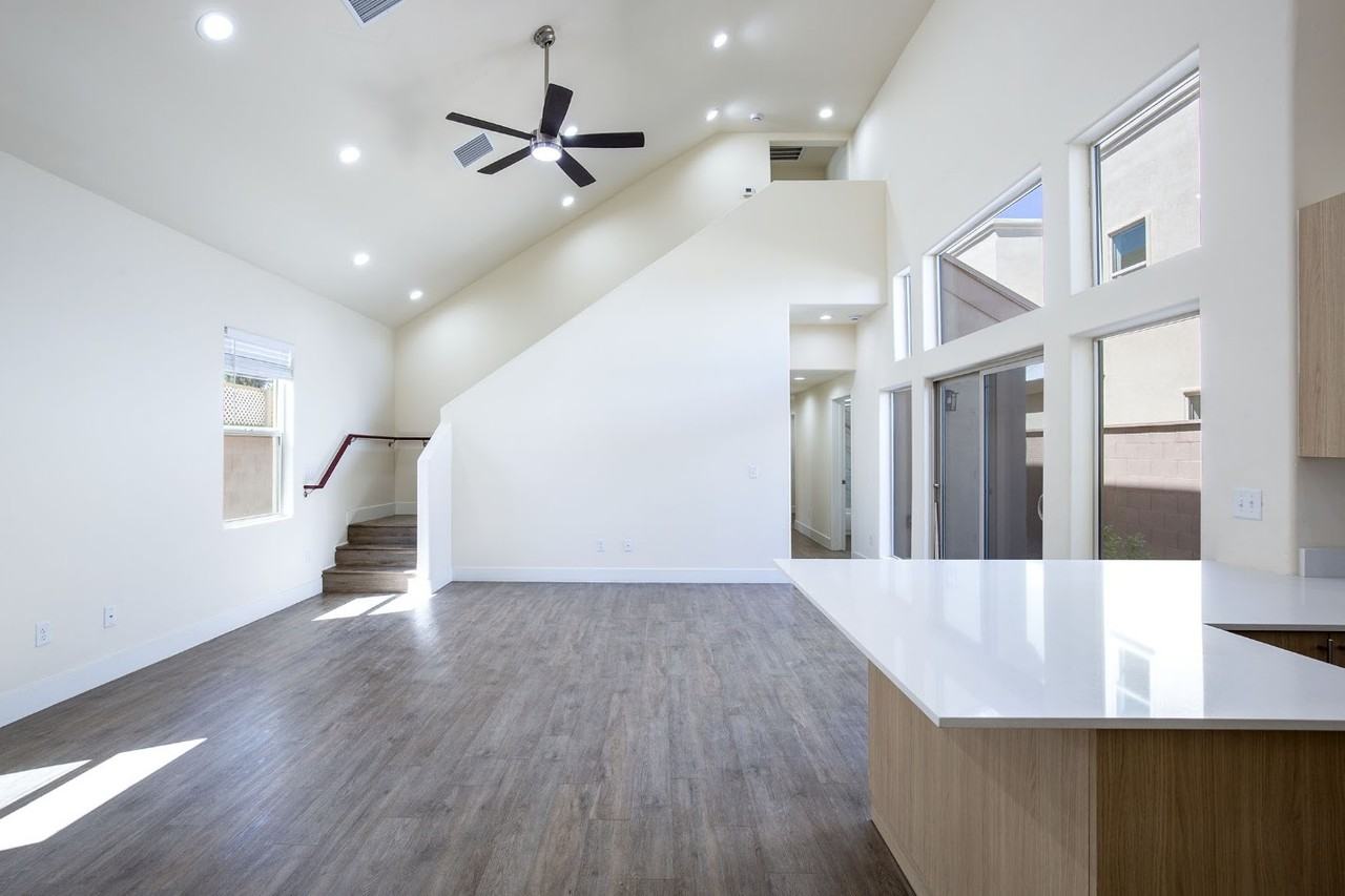 1030 North Fremont Avenue - Photo 7 of 35