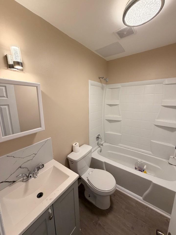 9624 South Ewing Avenue - Photo 3 of 13