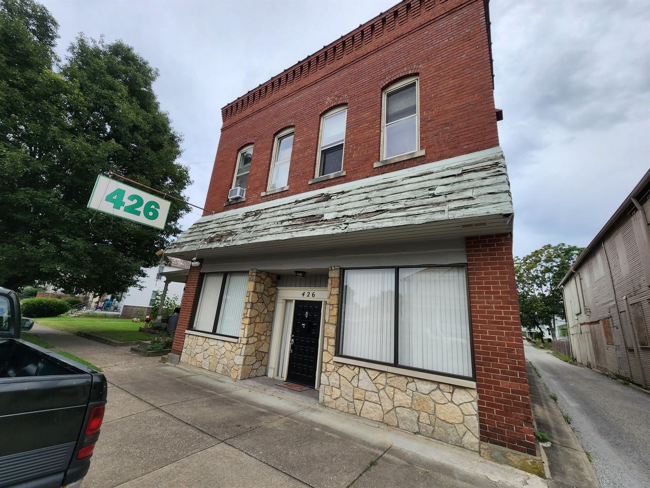 426 East Wheeling Street - Photo 2 of 7