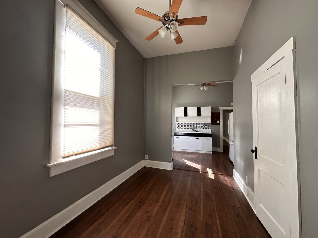 426 East Wheeling Street - Photo 5 of 7