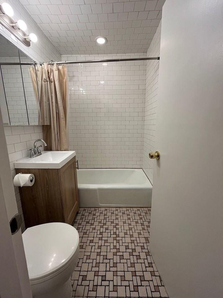 8 Market St #8 - Photo 5 of 9