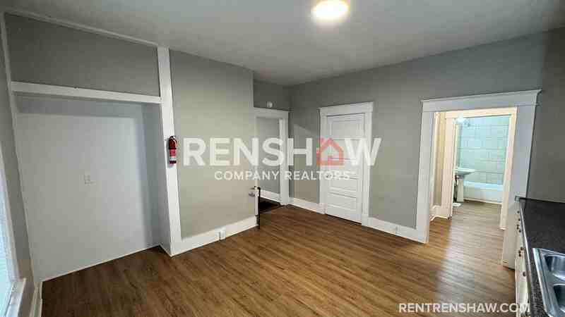 1043 Philadelphia St - Photo 5 of 17