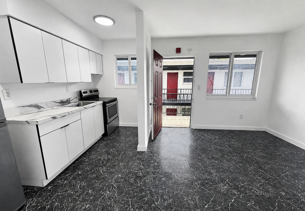 1265 Sharazad Boulevard - Photo 2 of 8