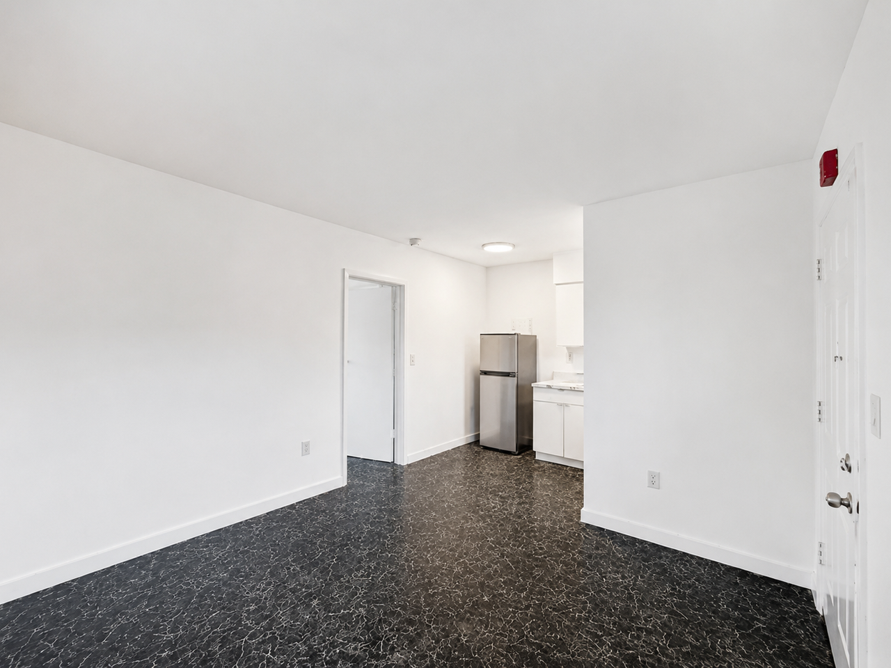 1265 Sharazad Boulevard - Photo 4 of 8