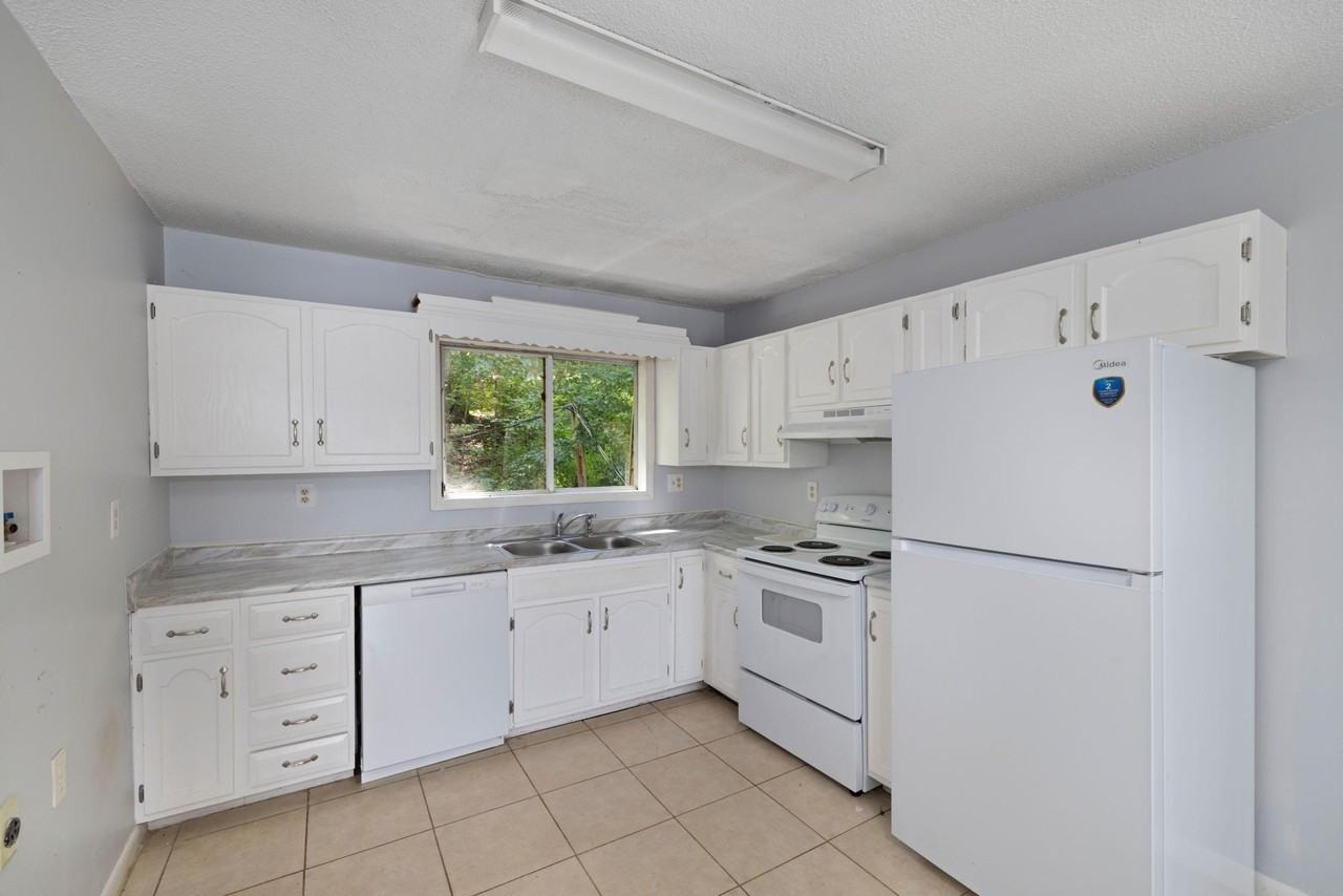 103 Angeline Drive - Photo 4 of 10