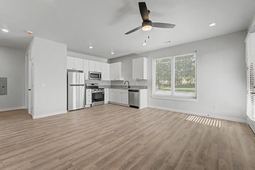845 North Rupple Road - Photo 4 of 11
