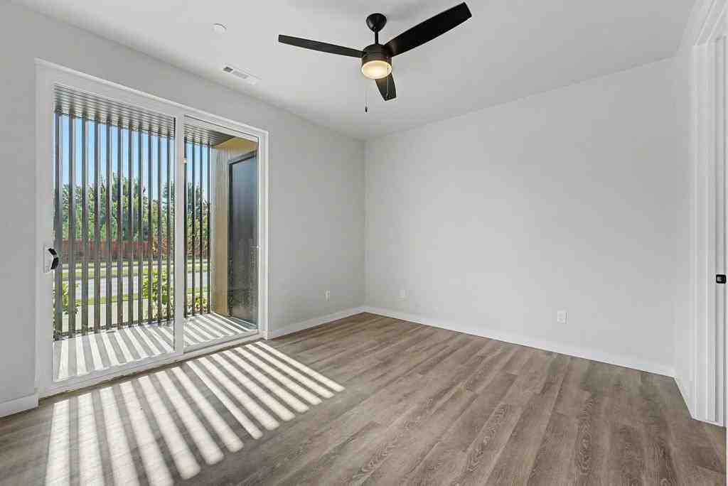 845 North Rupple Road - Photo 7 of 11
