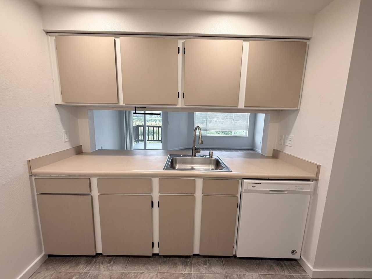 L415-101 - Photo 5 of 27