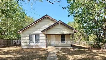featured image of 606 Mesquite St