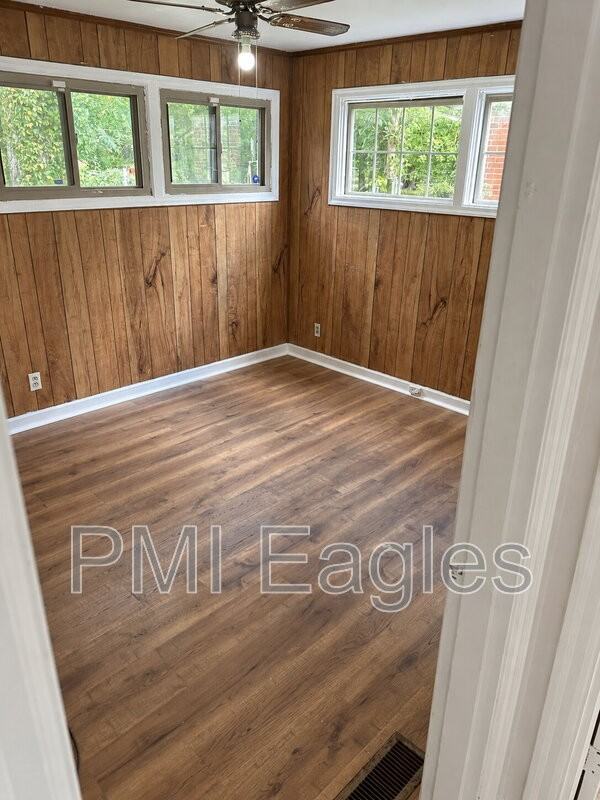 830 Stanley St - Photo 7 of 9