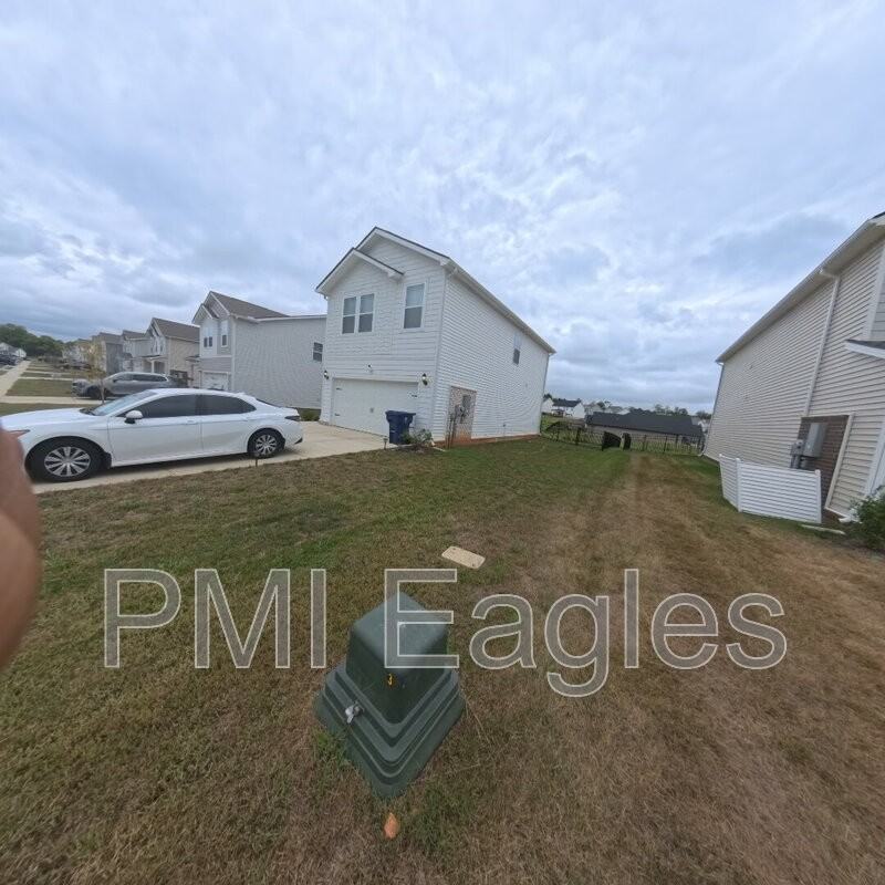 827 Moray Ln - Photo 3 of 31