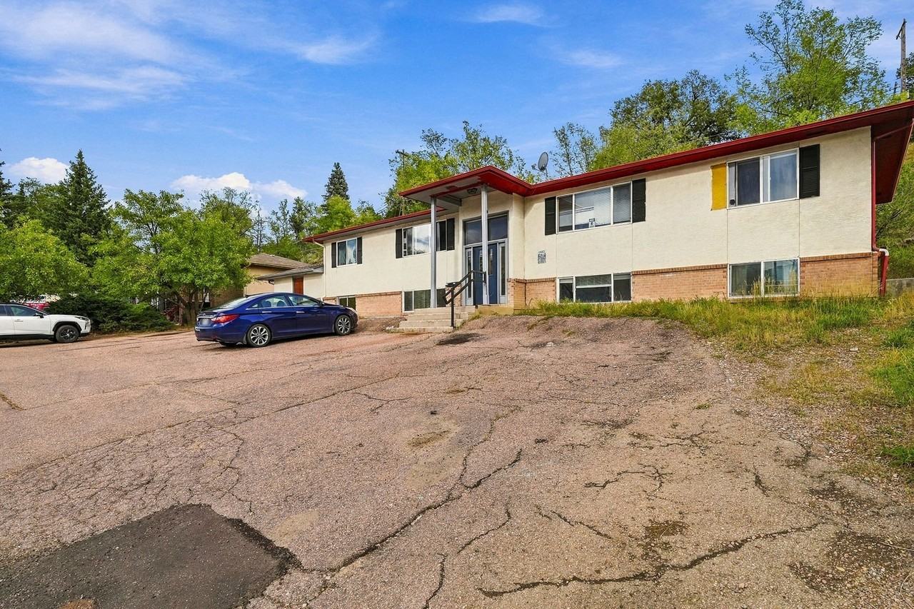 819 Fontmore Rd - Photo 3 of 26