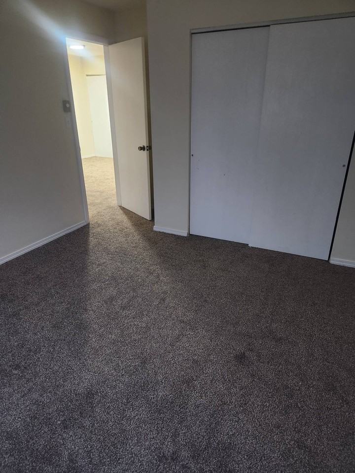 Regency Pointe - Photo 7 of 12