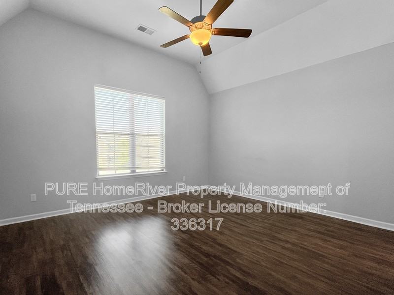 25 Briar Hollow Ln - Photo 7 of 21
