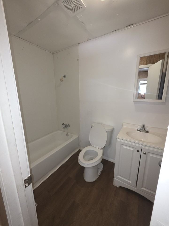 4470 Northeast 208th Terrace - Photo 6 of 10